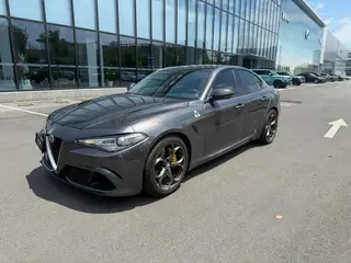 Alfa Romeo Giulia 2021 2.0T 280HP Luxury Edition exterior photo 1