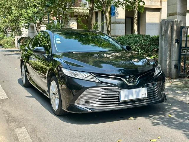Toyota Camry 2019 2.5G Luxury Edition Country VI exterior photo 2 Toyota Camry 2019 2.5G Luxury Edition Country VI exterior photo 2