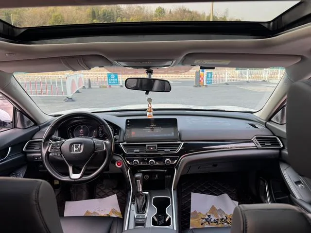 Honda Accord 2022 260TURBO Luxury Edition interior photo 15 Honda Accord 2022 260TURBO Luxury Edition interior photo 15