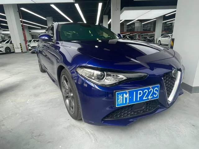 Alfa Romeo Giulia 2020 2.0T 280HP Luxury Edition exterior photo 3 Alfa Romeo Giulia 2020 2.0T 280HP Luxury Edition exterior photo 3