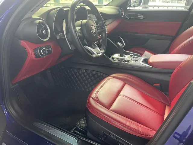Alfa Romeo Giulia 2020 2.0T 280HP Luxury Edition exterior photo 4 Alfa Romeo Giulia 2020 2.0T 280HP Luxury Edition exterior photo 4