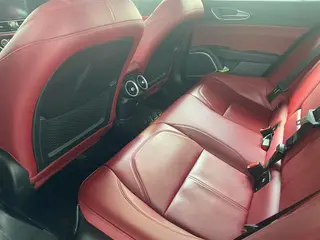 Alfa Romeo Giulia 2020 2.0T 280HP Luxury Edition interior photo 7 Alfa Romeo Giulia 2020 2.0T 280HP Luxury Edition interior photo 7
