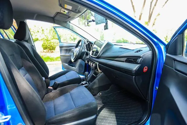 Toyota Yaris L 2019 1.5E CVT Version de charme État VI intérieur photo 9 Toyota Yaris L 2019 1.5E CVT Version de charme État VI intérieur photo 9