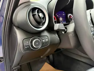 Alfa Romeo Giulia 2017 2.0T 200HP Version de luxe extérieur photo 8 Alfa Romeo Giulia 2017 2.0T 200HP Version de luxe extérieur photo 8