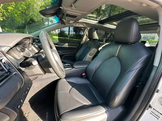 Toyota Camry 2019 Restyling 2.5G Luxury Edition interior photo 13 Toyota Camry 2019 Restyling 2.5G Luxury Edition interior photo 13
