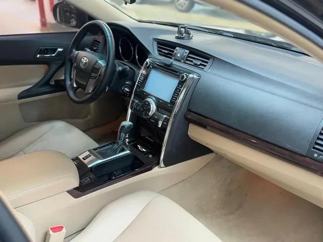 Toyota Reiz 2012 2.5V Brilliancy Elite Dazzling Edition interior photo 10 Toyota Reiz 2012 2.5V Brilliancy Elite Dazzling Edition interior photo 10