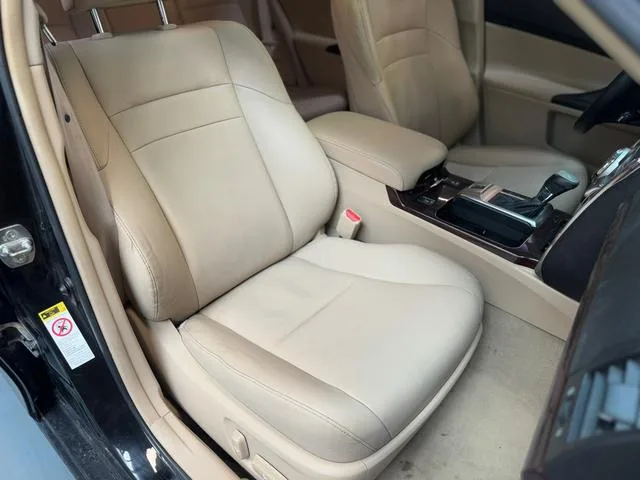Toyota Reiz 2012 2.5V Brilliancy Elite Dazzling Edition interior photo 11 Toyota Reiz 2012 2.5V Brilliancy Elite Dazzling Edition interior photo 11