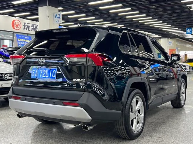 Toyota RAV4 2021 2.0L CVT Two-drive fashion Plus version interior photo 10 Toyota RAV4 2021 2.0L CVT Two-drive fashion Plus version interior photo 10