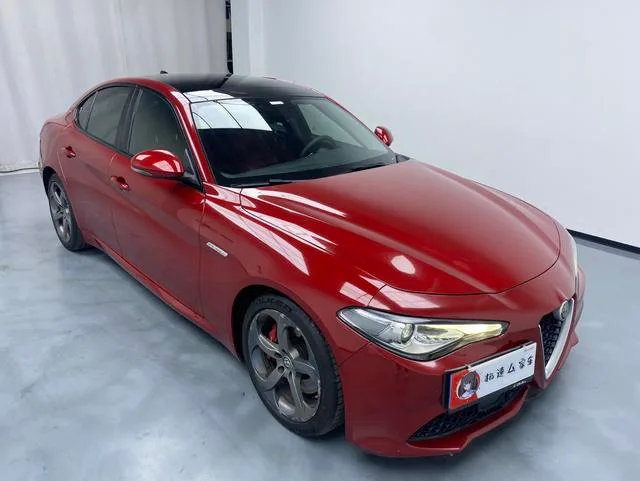 Alfa Romeo Giulia 2017 2.0T 280HP Milano Limited edition exterior photo 2