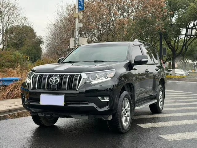 Toyota Prado 2019 3.5L Automatique TX-L Pin de secours après la version Premium extérieur photo 1 Toyota Prado 2019 3.5L Automatique TX-L Pin de secours après la version Premium extérieur photo 1