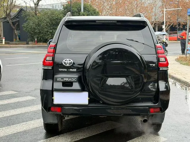 Toyota Prado 2019 3.5L Automatique TX-L Pin de secours après la version Premium extérieur photo 3 Toyota Prado 2019 3.5L Automatique TX-L Pin de secours après la version Premium extérieur photo 3