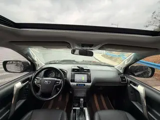 Toyota Prado 2019 3.5L Automatique TX-L Pin de secours après la version Premium intérieur photo 6 Toyota Prado 2019 3.5L Automatique TX-L Pin de secours après la version Premium intérieur photo 6