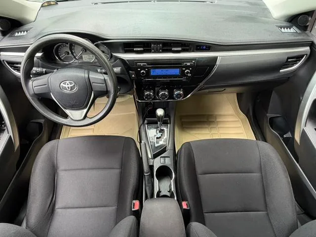 Toyota Corolla 2014 1.6L CVT GL interior foto 9 Toyota Corolla 2014 1.6L CVT GL interior foto 9