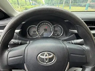 Toyota Corolla 2014 1.6L CVT GL interior foto 11 Toyota Corolla 2014 1.6L CVT GL interior foto 11