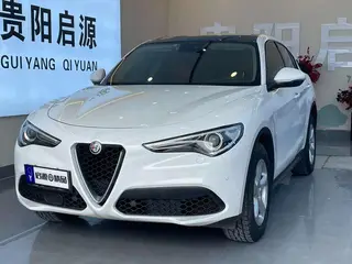 Alfa Romeo Stelvio 2017 2.0T 200HP Version d'élite extérieur photo 1 Alfa Romeo Stelvio 2017 2.0T 200HP Version d'élite extérieur photo 1