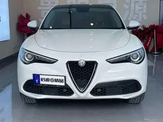 Alfa Romeo Stelvio 2017 2.0T 200HP Version d'élite extérieur photo 2 Alfa Romeo Stelvio 2017 2.0T 200HP Version d'élite extérieur photo 2