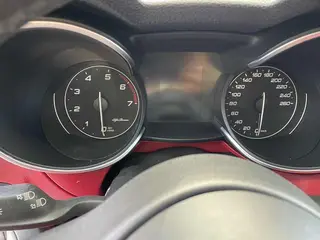 Alfa Romeo Stelvio 2017 2.0T 200HP Version d'élite extérieur photo 9 Alfa Romeo Stelvio 2017 2.0T 200HP Version d'élite extérieur photo 9