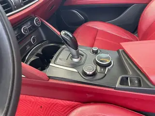 Alfa Romeo Stelvio 2017 2.0T 200HP Version d'élite extérieur photo 10 Alfa Romeo Stelvio 2017 2.0T 200HP Version d'élite extérieur photo 10