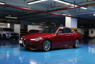 Alfa Romeo Giulia 2017 2.0T 200HP Version de luxe extérieur photo 1