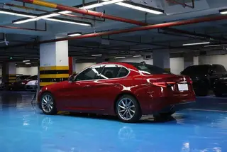 Alfa Romeo Giulia 2017 2.0T 200HP Version de luxe extérieur photo 3