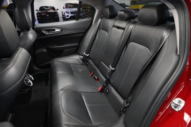 Alfa Romeo Giulia 2017 2.0T 200HP Version de luxe extérieur photo 8
