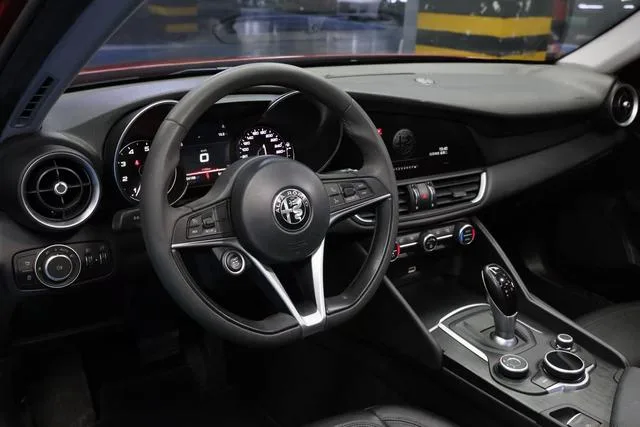 Alfa Romeo Giulia 2017 2.0T 200HP Version de luxe extérieur photo 9