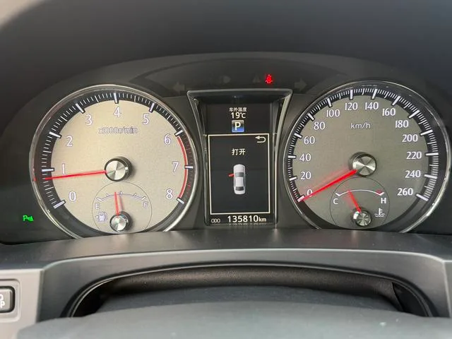 Toyota Crown 2017 2.0T Sports version interior photo 12 Toyota Crown 2017 2.0T Sports version interior photo 12