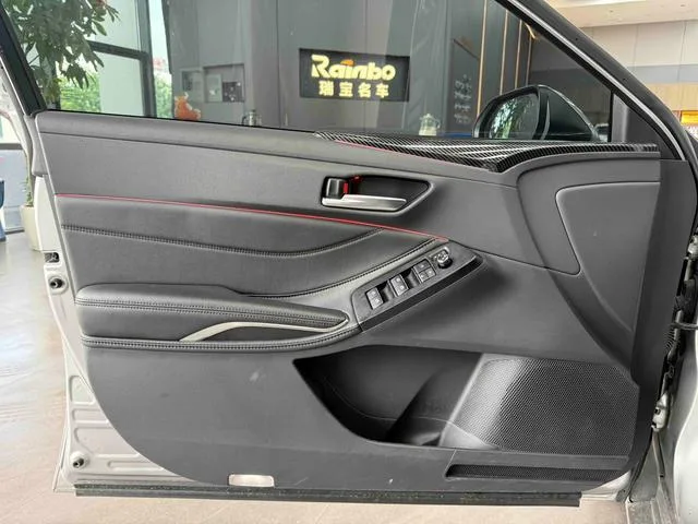 Toyota Avalon 2022 2.0L Version entreprenante intérieur photo 14