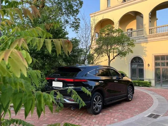 Toyota Harrier 2022 2.0L CVT Two-wheel drive enterprising version exterior photo 5 Toyota Harrier 2022 2.0L CVT Two-wheel drive enterprising version exterior photo 5