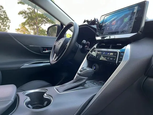 Toyota Harrier 2022 2.0L CVT Two-wheel drive enterprising version interior photo 12 Toyota Harrier 2022 2.0L CVT Two-wheel drive enterprising version interior photo 12