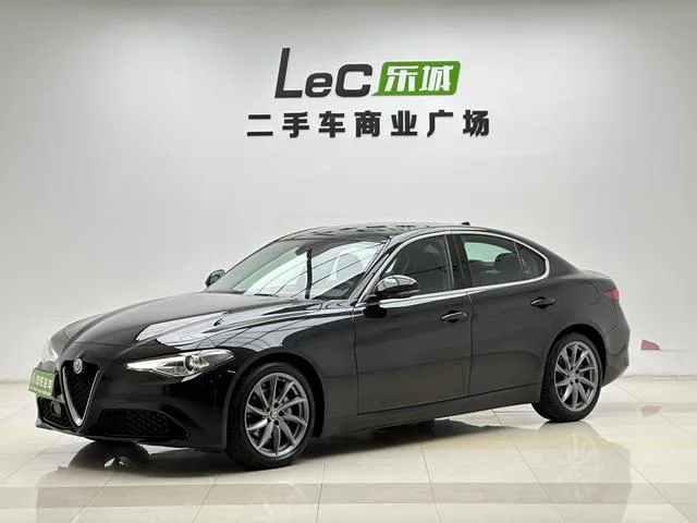 Alfa Romeo Giulia 2017 2.0T 200HP Luxury Edition exterior photo 1 Alfa Romeo Giulia 2017 2.0T 200HP Luxury Edition exterior photo 1