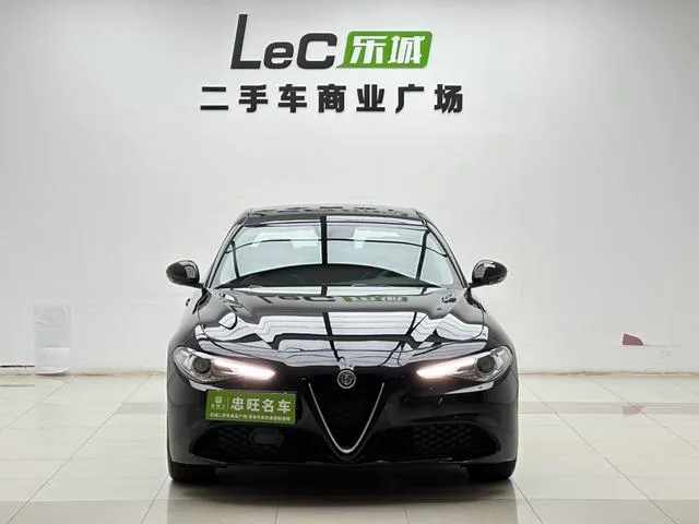 Alfa Romeo Giulia 2017 2.0T 200HP Luxury Edition exterior photo 2 Alfa Romeo Giulia 2017 2.0T 200HP Luxury Edition exterior photo 2