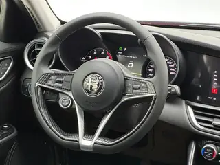 Alfa Romeo Giulia 2017 2.0T 200HP Luxury Edition exterior photo 6 Alfa Romeo Giulia 2017 2.0T 200HP Luxury Edition exterior photo 6