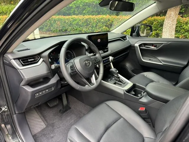Toyota RAV4 2023 2.0L CVT Two-drive fashion PLUS version exterior photo 6 Toyota RAV4 2023 2.0L CVT Two-drive fashion PLUS version exterior photo 6