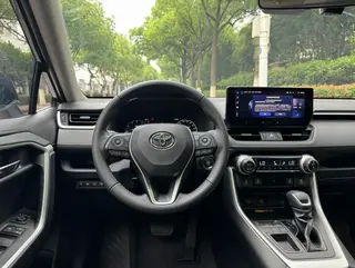 Toyota RAV4 2023 2.0L CVT Two-drive fashion PLUS version interior photo 14 Toyota RAV4 2023 2.0L CVT Two-drive fashion PLUS version interior photo 14