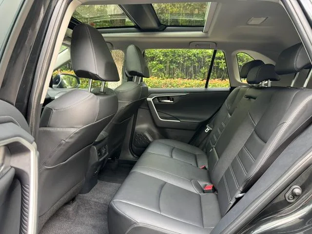 Toyota RAV4 2023 2.0L CVT Two-drive fashion PLUS version interior photo 16 Toyota RAV4 2023 2.0L CVT Two-drive fashion PLUS version interior photo 16
