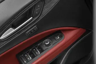 Alfa Romeo Stelvio 2021 2.0T 280HP Deluxe Sport Edition exterior photo 8