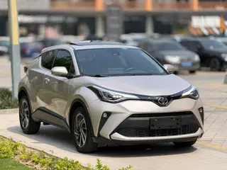Toyota C-HR 2021 2.0L Version de luxe extérieur photo 3 Toyota C-HR 2021 2.0L Version de luxe extérieur photo 3