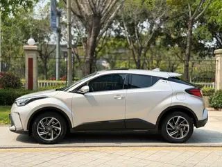 Toyota C-HR 2021 2.0L Version de luxe extérieur photo 7 Toyota C-HR 2021 2.0L Version de luxe extérieur photo 7