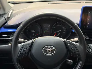 Toyota C-HR 2021 2.0L Version de luxe intérieur photo 18 Toyota C-HR 2021 2.0L Version de luxe intérieur photo 18