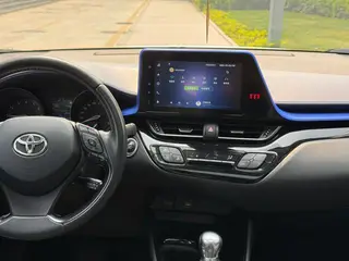 Toyota C-HR 2021 2.0L Version de luxe intérieur photo 20 Toyota C-HR 2021 2.0L Version de luxe intérieur photo 20