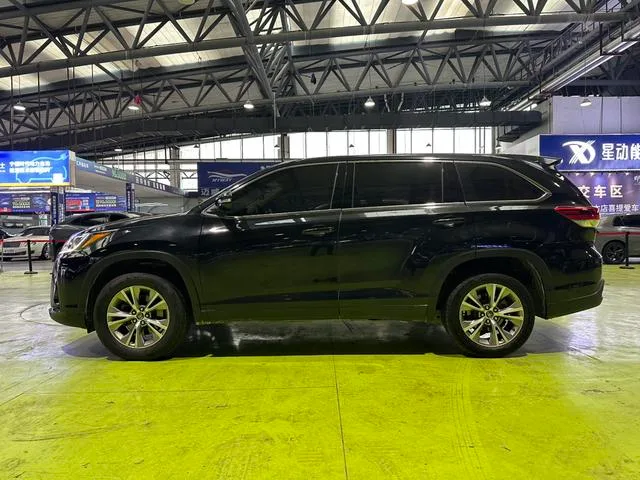 Toyota Highlander 2021 2.0T Édition Élite à quatre roues motrices 7 Siège extérieur photo 3 Toyota Highlander 2021 2.0T Édition Élite à quatre roues motrices 7 Siège extérieur photo 3