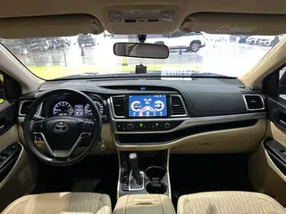 Toyota Highlander 2021 2.0T Édition Élite à quatre roues motrices 7 Siège intérieur photo 14 Toyota Highlander 2021 2.0T Édition Élite à quatre roues motrices 7 Siège intérieur photo 14