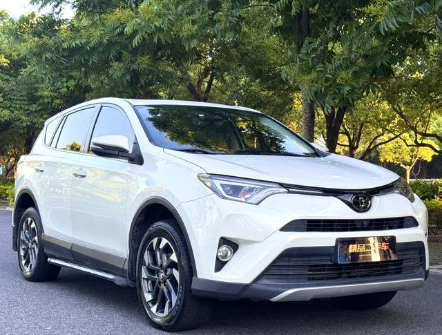 Toyota RAV4 2018 2.5L Élite automatique à quatre roues motrices i Version extérieur photo 3 Toyota RAV4 2018 2.5L Élite automatique à quatre roues motrices i Version extérieur photo 3
