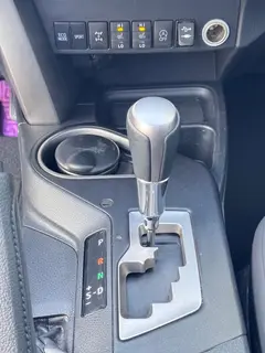 Toyota RAV4 2018 2.5L Élite automatique à quatre roues motrices i Version intérieur photo 14 Toyota RAV4 2018 2.5L Élite automatique à quatre roues motrices i Version intérieur photo 14