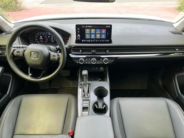 Honda Civic 2023 240TURBO CVT strength version interior photo 11