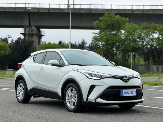 Toyota C-HR 2022 2.0L Leading Edition exterior photo 3 Toyota C-HR 2022 2.0L Leading Edition exterior photo 3