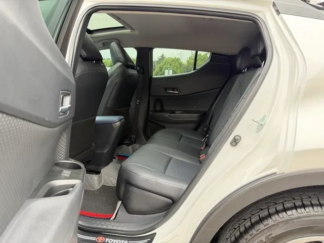 Toyota C-HR 2022 2.0L Leading Edition interior photo 16 Toyota C-HR 2022 2.0L Leading Edition interior photo 16