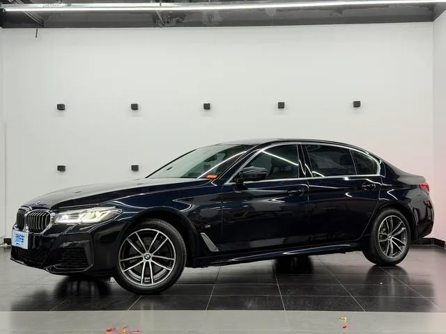 BMW 5 Series 2022 Segundo cambio 525Li M Conjunto deportivo exterior foto 1 BMW 5 Series 2022 Segundo cambio 525Li M Conjunto deportivo exterior foto 1