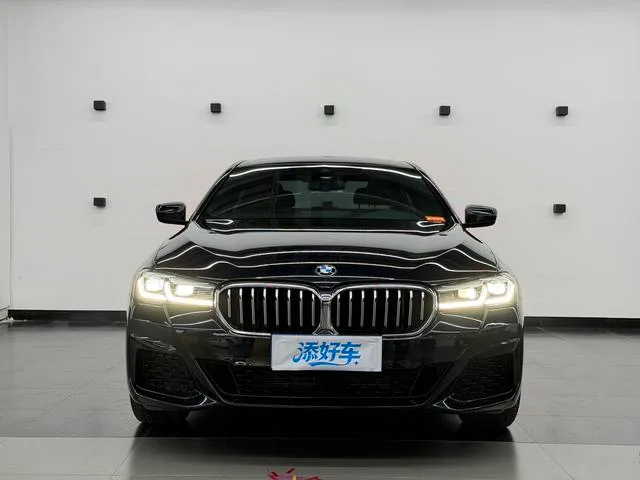 BMW 5 Series 2022 Segundo cambio 525Li M Conjunto deportivo exterior foto 2 BMW 5 Series 2022 Segundo cambio 525Li M Conjunto deportivo exterior foto 2